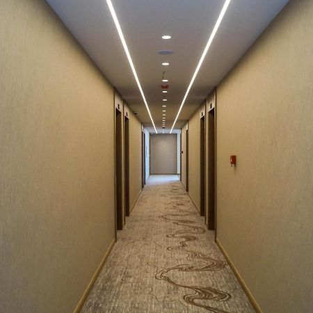 Red Hill Hotel Tirana Kültér fotó